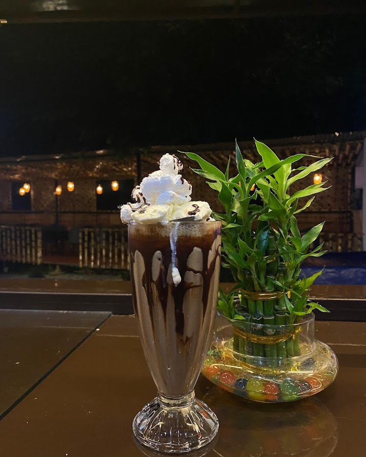 Aayu cafe and restaurant in Budhanilkantha, Kathamndu - restaurant photo 3