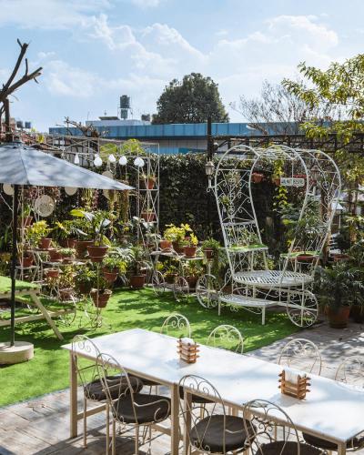 Walnut Bistro — restaurant in Do-Cha Marga